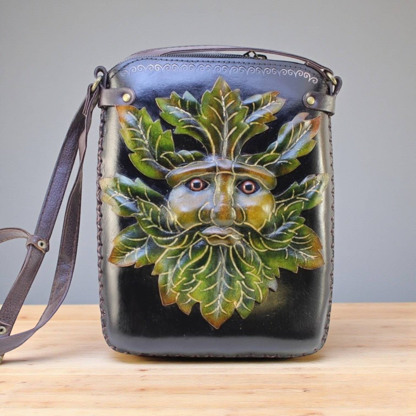 Y23 Handmade leather tree man purse pouch