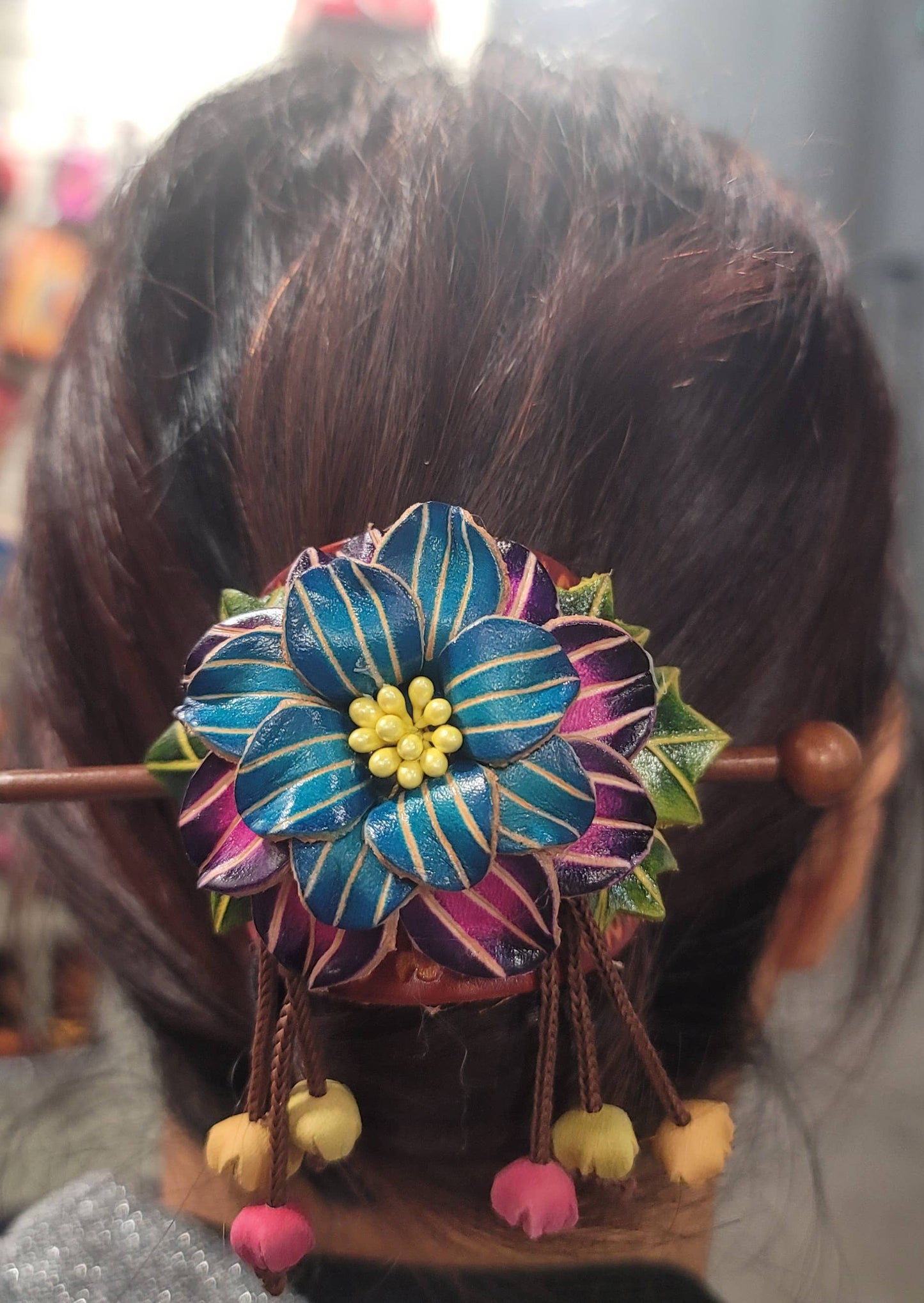 as0003-2 6 pcs woodstick and 6 pcs metal leather barrettes