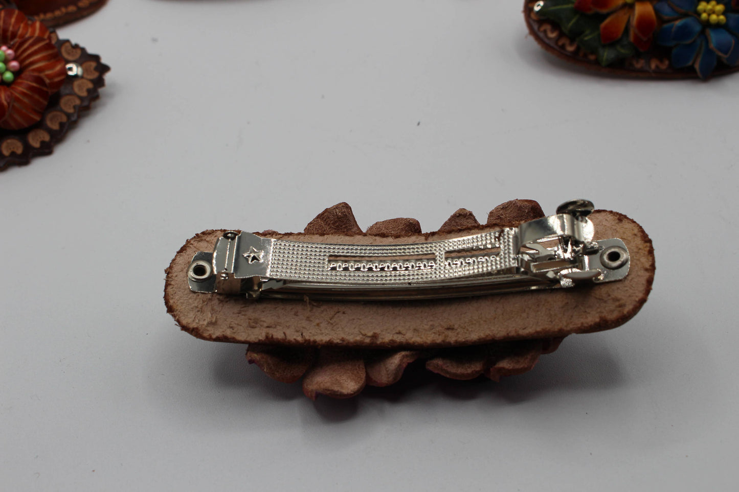 as0003-2 6 pcs woodstick and 6 pcs metal leather barrettes