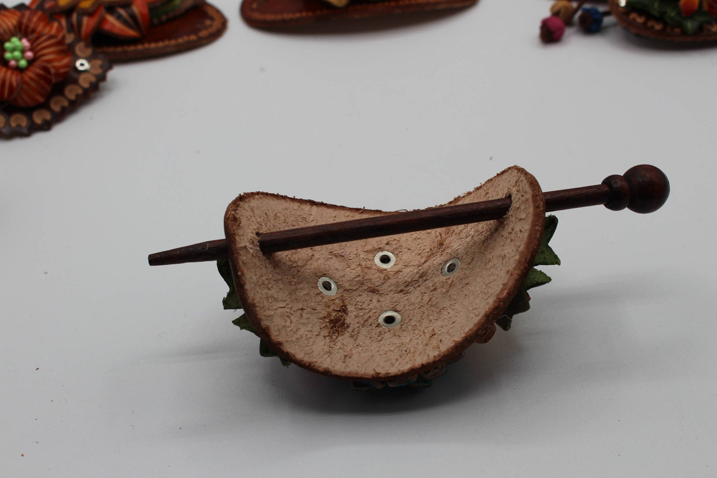 as0003-2 6 pcs woodstick and 6 pcs metal leather barrettes